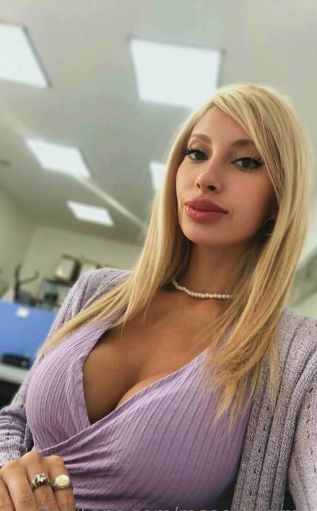 Rosy Stars only fans nude