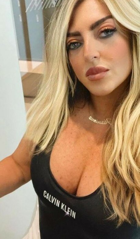 Flaviana Basta is on onlyfans