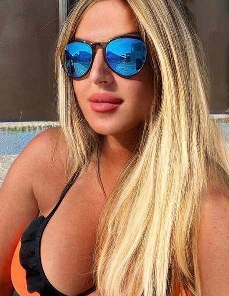 Flaviana Basta en onlyfans