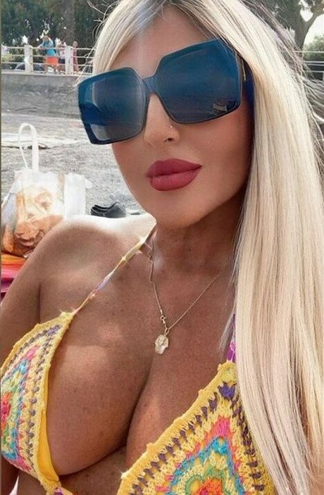 Flaviana Basta onlyfans leajs