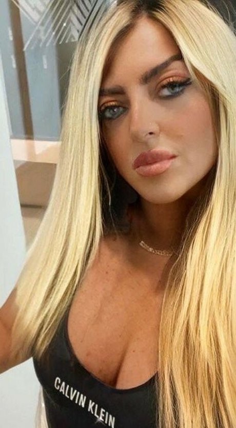 Flaviana Basta onlyfans leaked tits