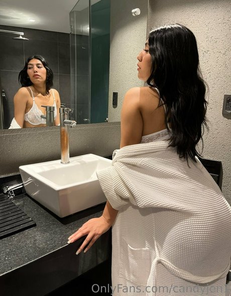 dripping wet pussy onlyfans adult scene