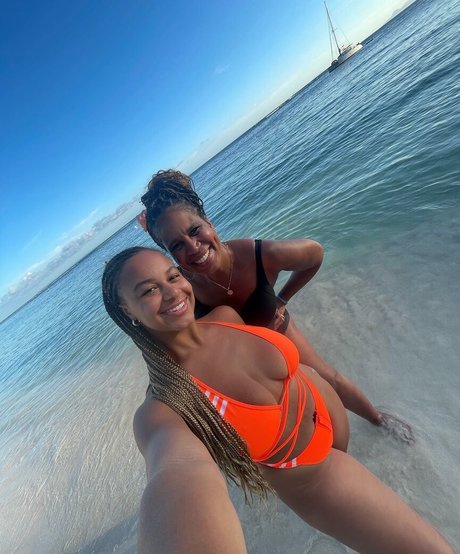 Nia Siux onlyfans photos