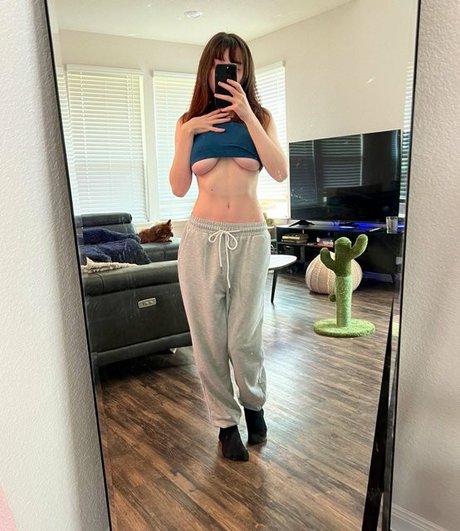 Emiyuh leaked nude onlyfans