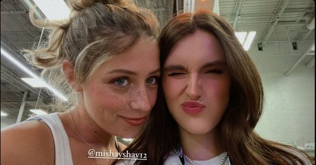 Maggie Roscher Profile image