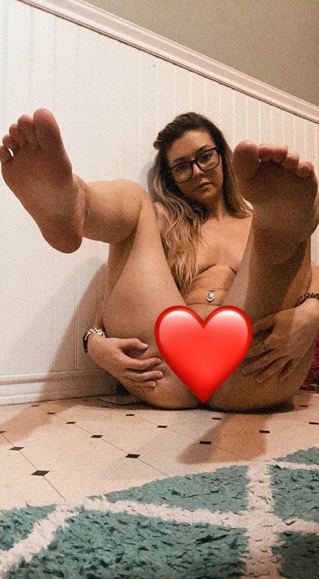 petite slut onlyfans free naked snapshot