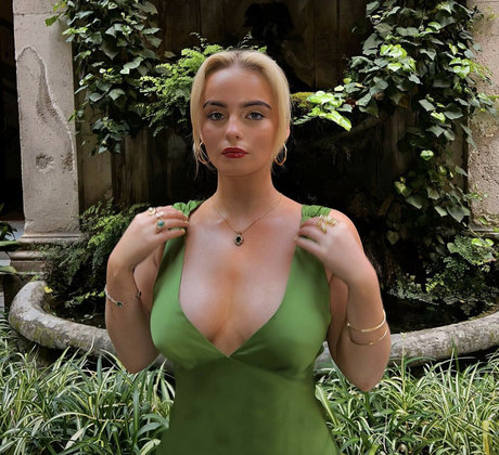 Amelia Eve Gibson onlyfans porn leaks