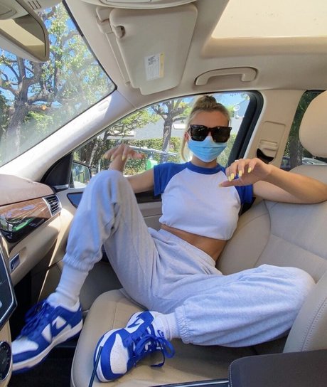 Emma Chamberlain porn onlyfans