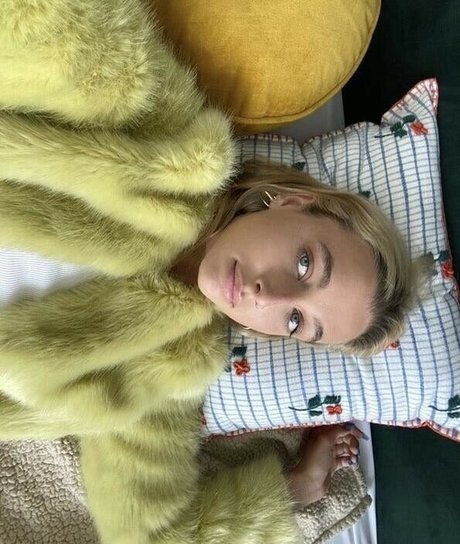 Emma Chamberlain onlyfans leaked photos