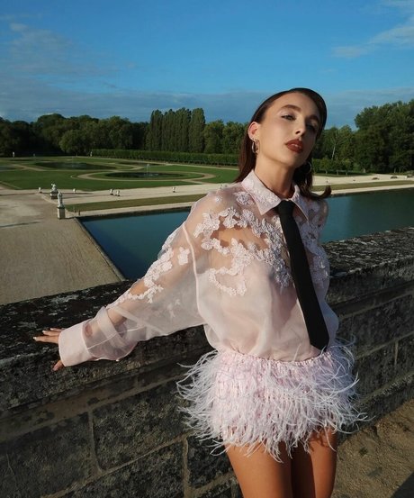 Emma Chamberlain nude leak onlyfans