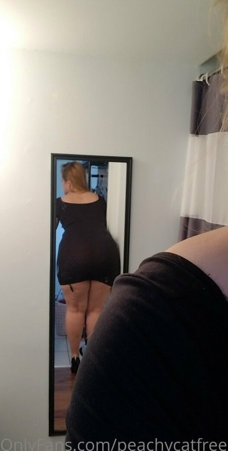 peachycatfree nude onlyfans leaks