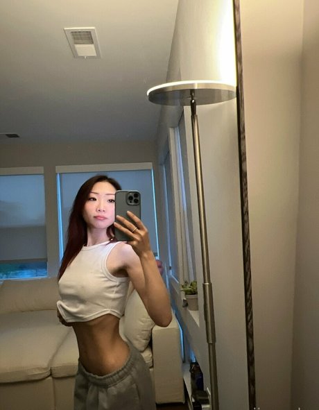 thejinnychu only fans pic