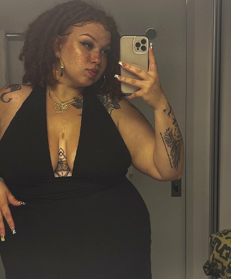 AHintOfRed onlyfans sex leaks