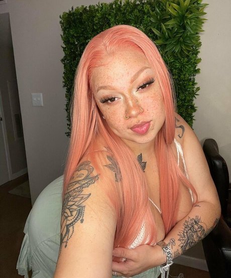 AHintOfRed onlyfans leaks naked