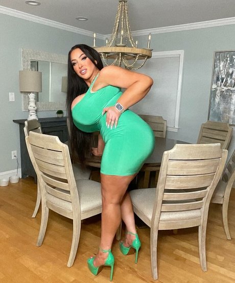 Kristine 38NN onlyfans leak