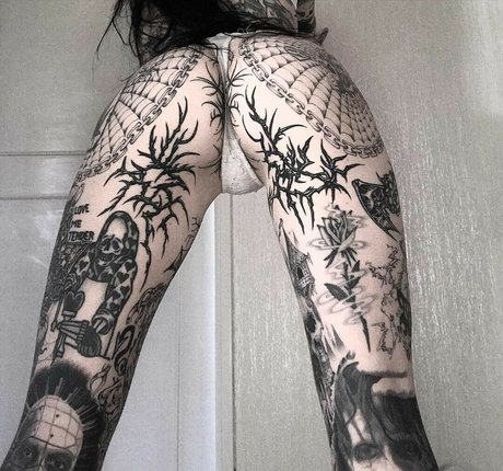 babyskeleton onlyfans strip tease