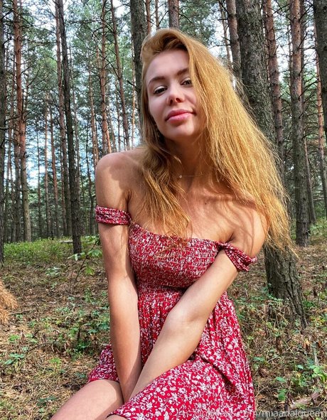 mianaughtygirl free only fans