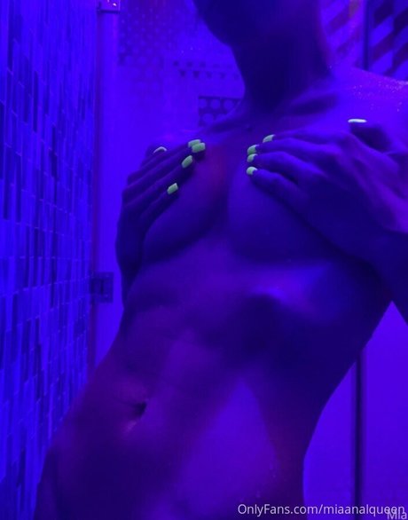 mianaughtygirl only fans review