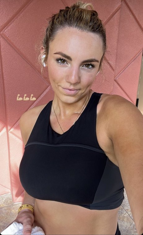 Annie Agar onlyfans posts