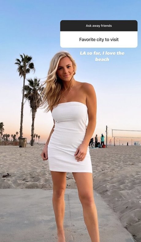 Annie Agar onlyfans sex