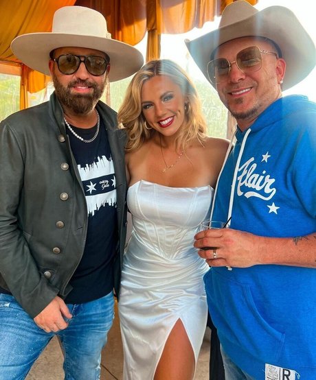 Annie Agar nude only fans leaks