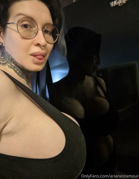 arianestamour onlyfans photo