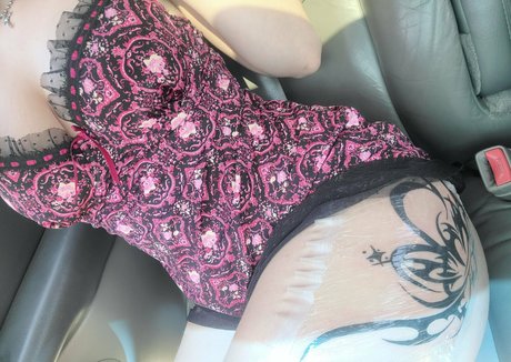 Hexbabe420 onlyfans leaked.