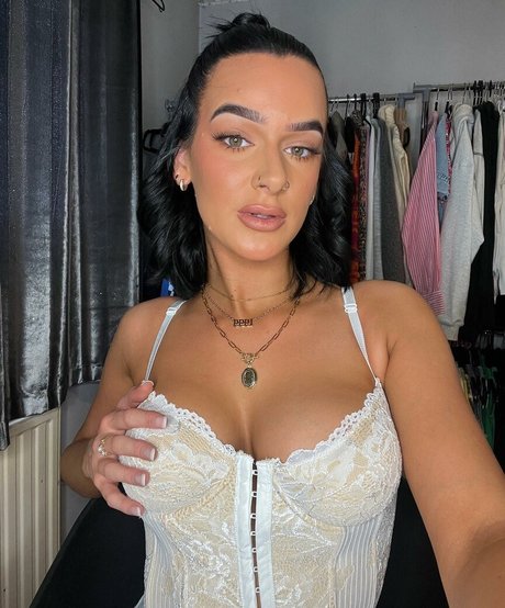 sexy mom onlyfans free nude still