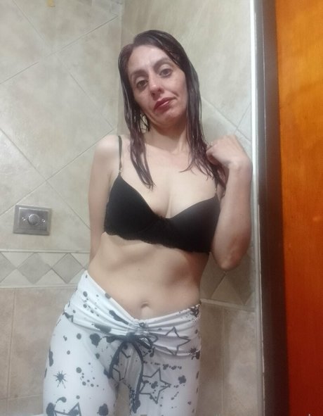 curvy lesbian onlyfans naked pic