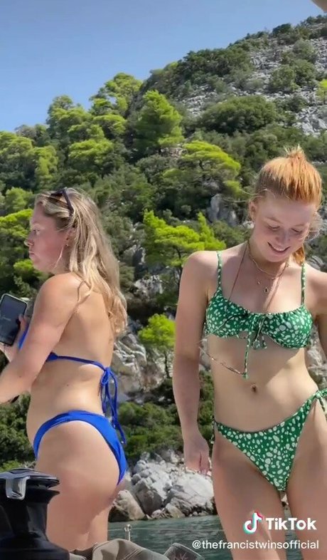 Rosyshimmer only fans content