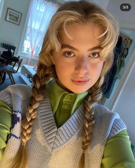 Anais Gallagher onlyfans sex leak