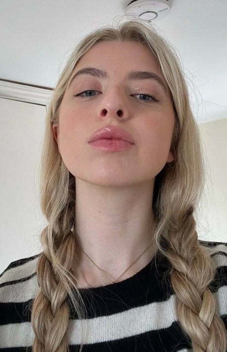 Anais Gallagher xxx onlyfans
