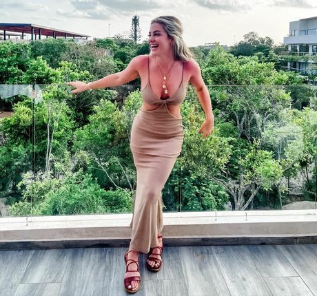 LuluLuvely onlyfans images