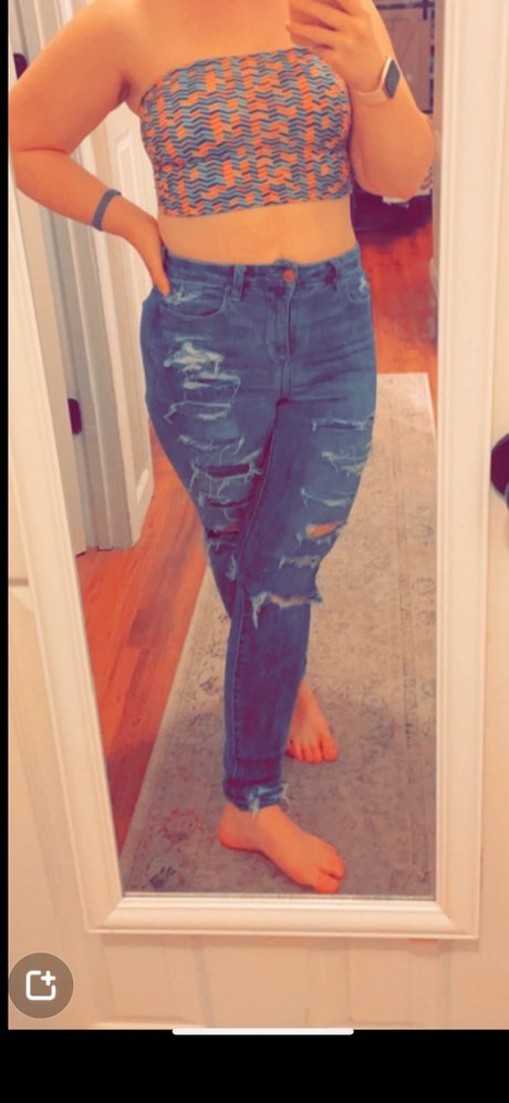 Nikki Nesbit boobs onlyfans