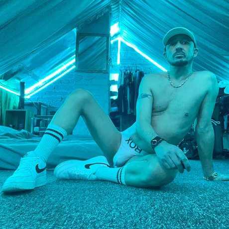 p4ulmcr nude only fans