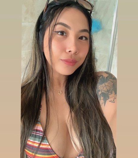 PrettyIrisInc onlyfans porn leaked