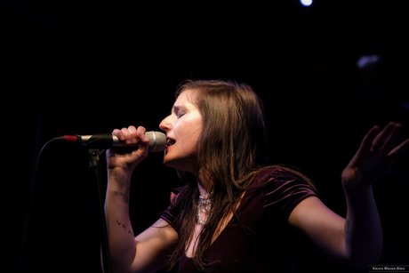 Songstress Kate  pictures