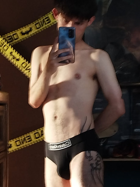 Piaf Galviz onlyfans topless