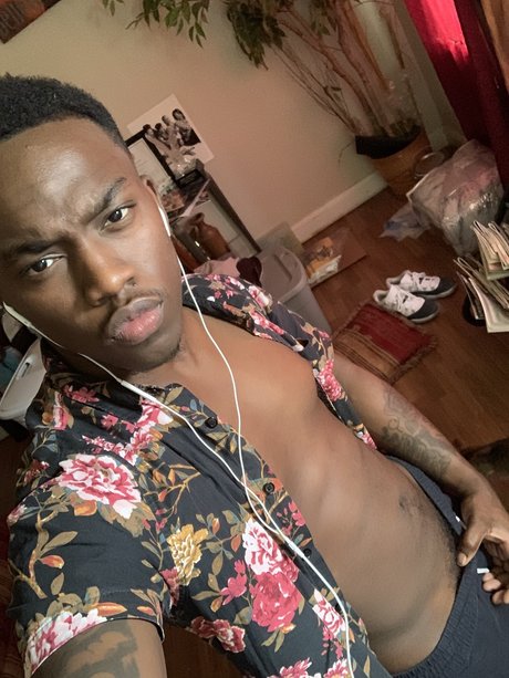 ScottieTooHottie onlyfans nude photos