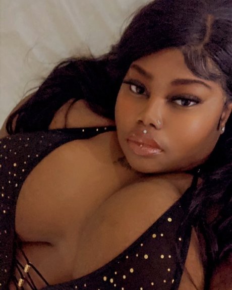 Queen Qui porn onlyfans