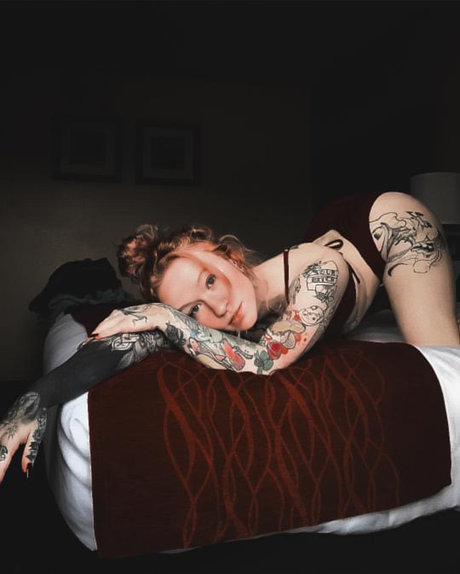 Psycho Sarah onlyfans public photos