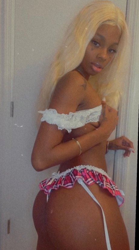 Therealpriiincess naked on onlyfans