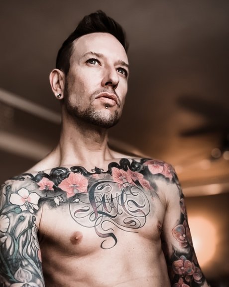 River Bloom Tattooed Hung amp amp Smooth onlyfans full