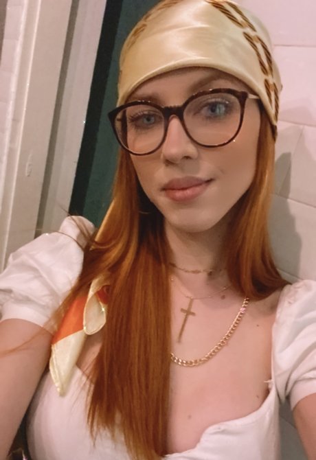 RED SWEET TS onlyfans naked