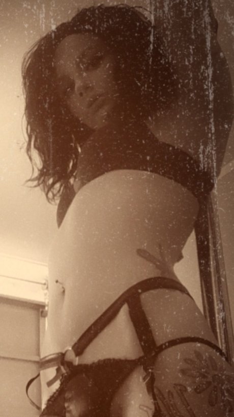 MRS MANIAC onlyfans public photos