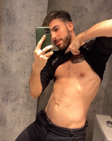 Max Carioka onlyfans picture