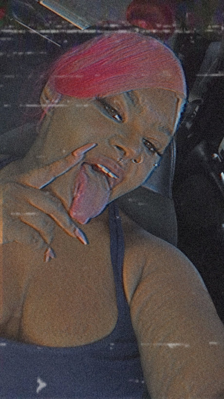 BambiiRedd_ onlyfans star