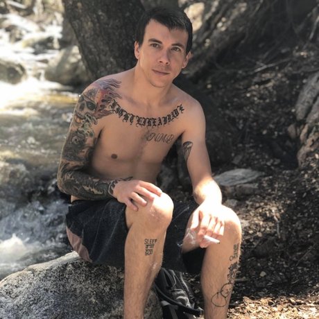 Matty Boi is on onlyfans