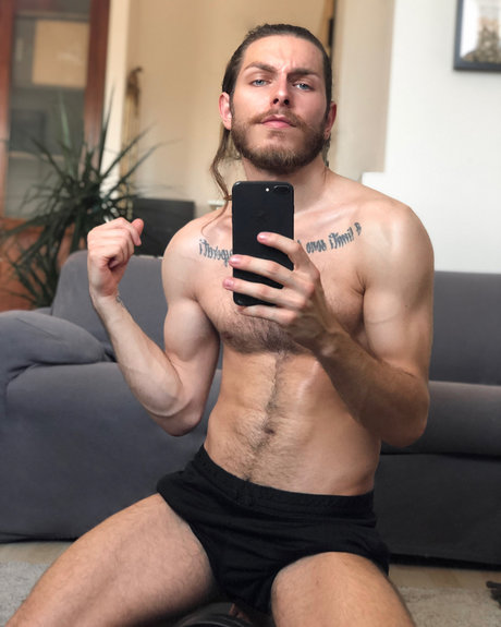 Mattia Holmes naked onlyfans leaks