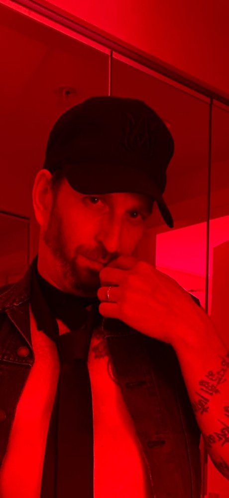 Tantric Sebastian only fans leaked